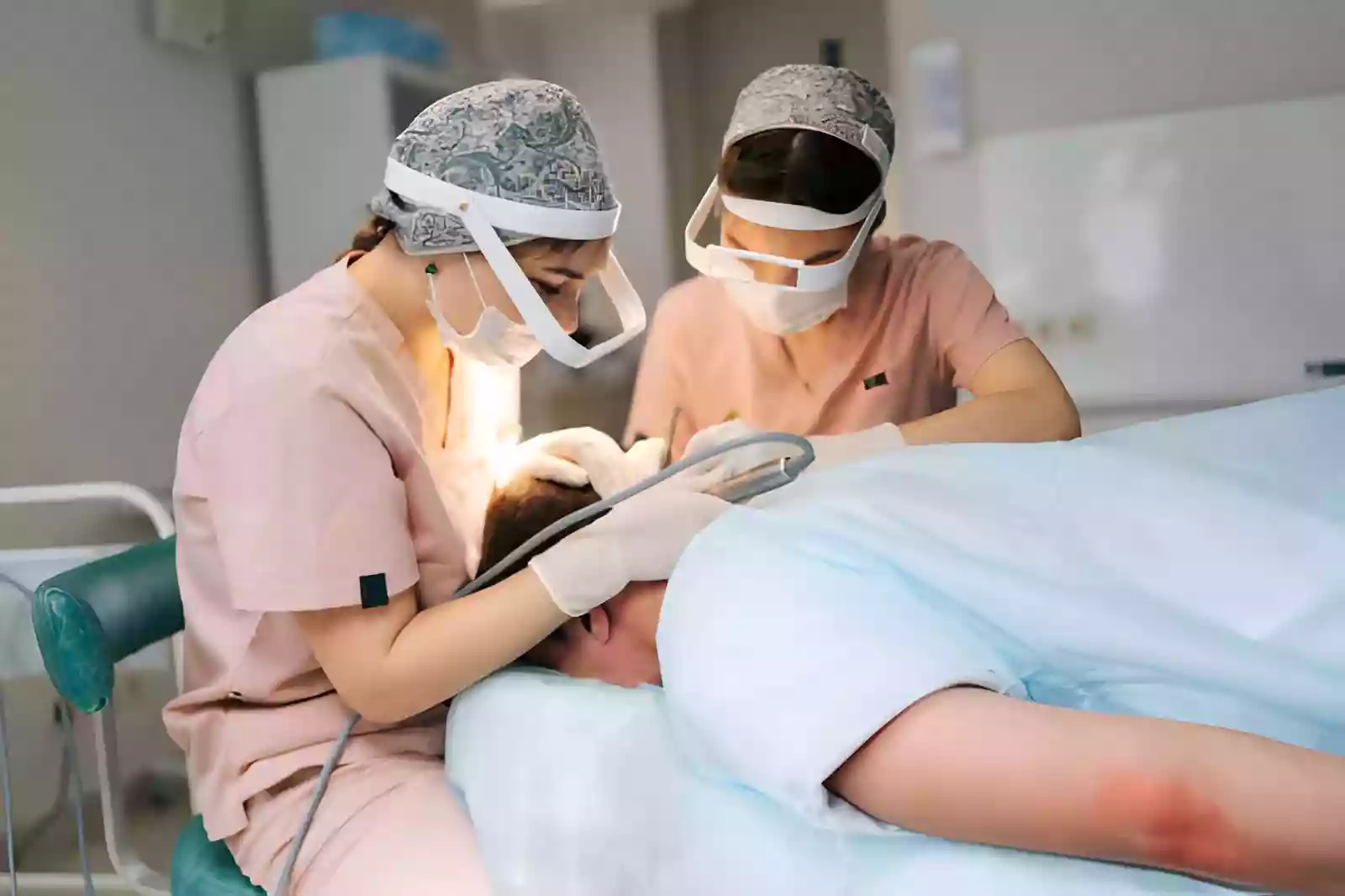FUE, Sapphire FUE and DHI for Canadian patients