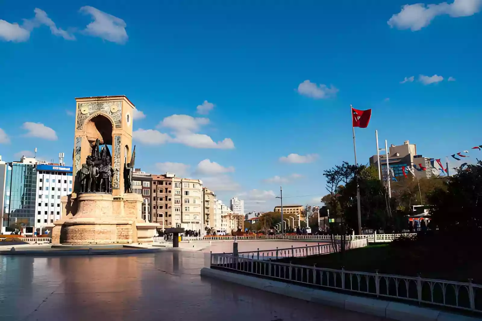 Dental Implants in Taksim Istanbul location